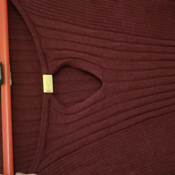 Sweater - Picture 3 of 3